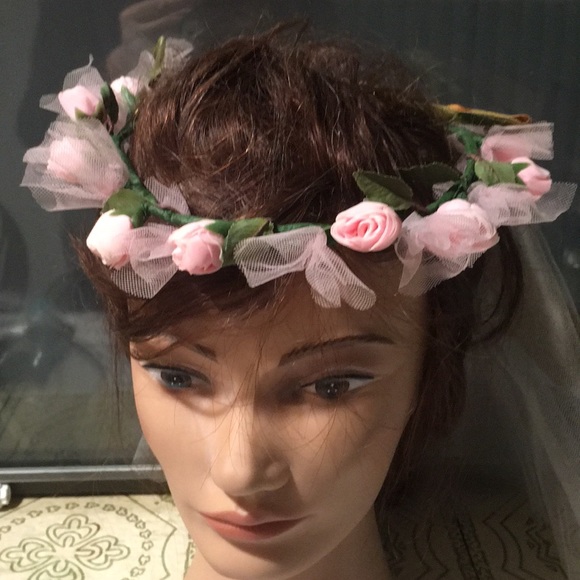 Vintage “flower girl” garlands/hats - Picture 4 of 6